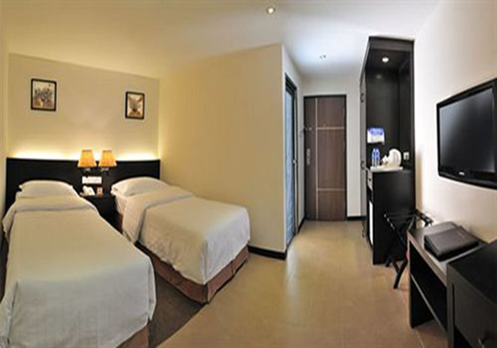 E-Red Hotel Bandar Perda Bukit Mertajam Exterior photo